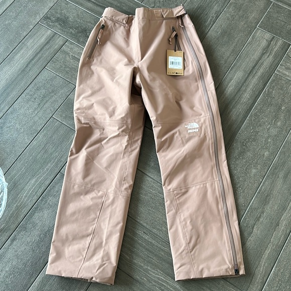 SKIMS x TNF Woven Seam Taped Pant
Sienna - Picture 1 of 12